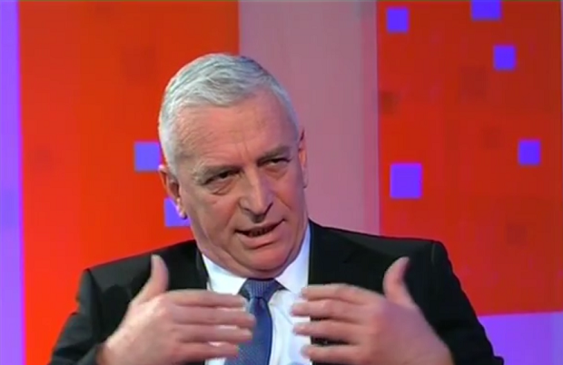 Бивши боксер осуо паљбу по верницима: Литије су хибрид Исламске револуције и Кју-клус-клана